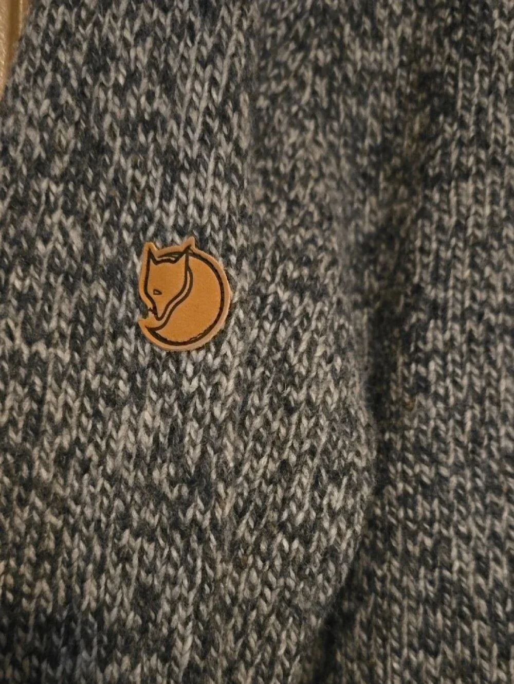 Fjäll Räven Gray Wool Marled Knit Button Collar Sweater